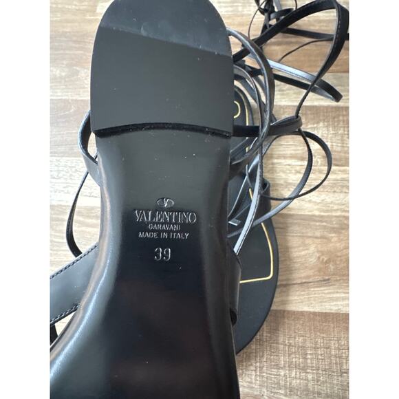 NWT Valentino Garavani Roman Stud Flip Flop Leather Flat Sandals sz 39 - Picture 5 of 6
